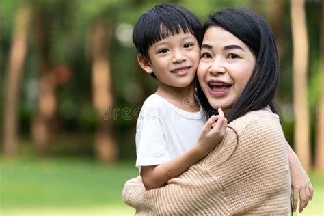 182,099 Asian Mother And Child Stock Photos & High